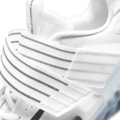 Nike Savaleos -⁠ Wit
